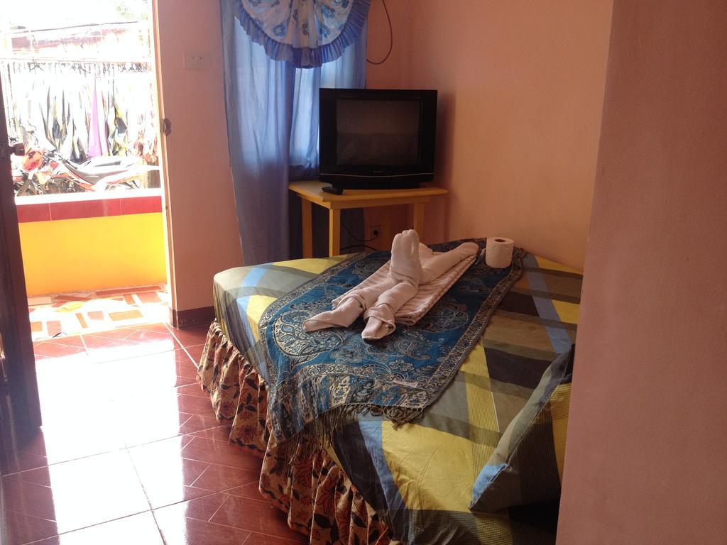 Lagrosa Backpackers Hotel โกรอน ภายนอก รูปภาพ