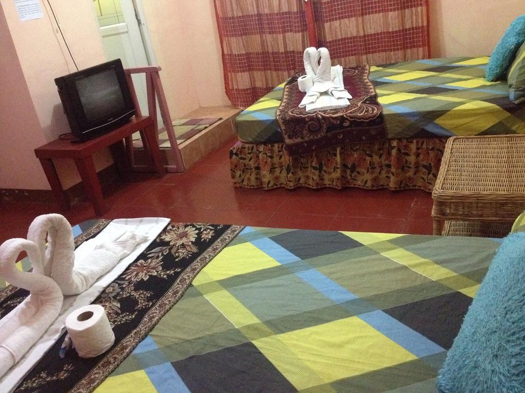 Lagrosa Backpackers Hotel โกรอน ภายนอก รูปภาพ