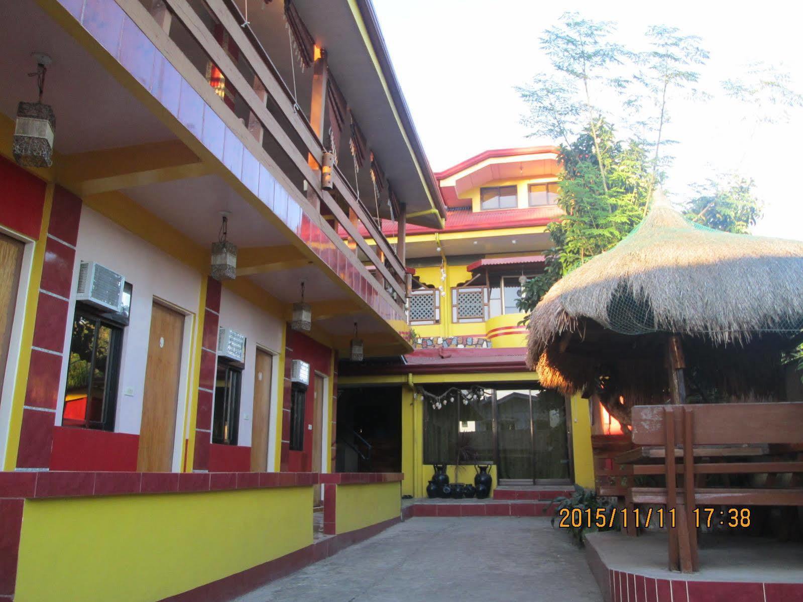 Lagrosa Backpackers Hotel โกรอน ภายนอก รูปภาพ