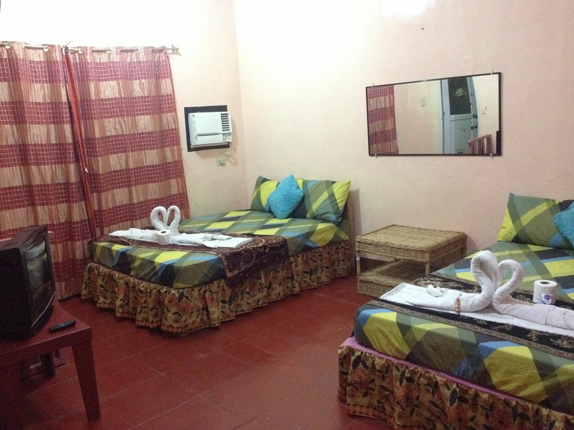 Lagrosa Backpackers Hotel โกรอน ภายนอก รูปภาพ