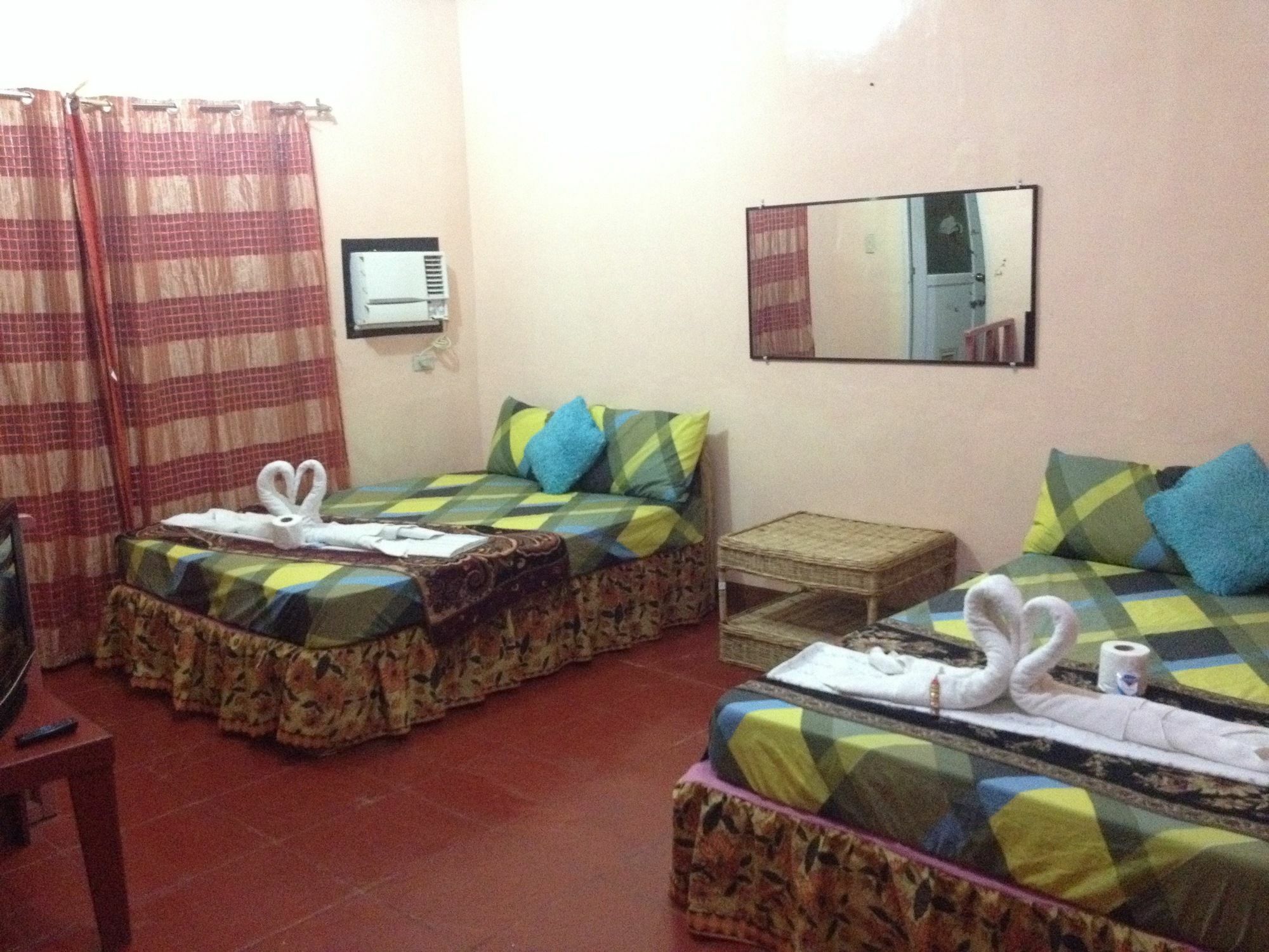 Lagrosa Backpackers Hotel โกรอน ภายนอก รูปภาพ